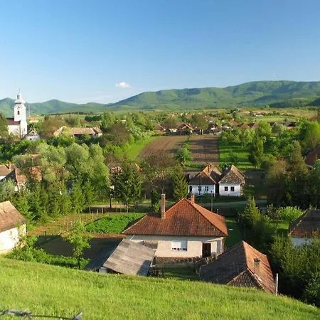 게스트하우스 Pipacs Es Tulipan Vendeghaz 3*