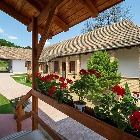 Guest house Pipacs Es Tulipan Vendeghaz