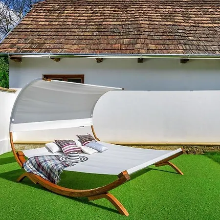 Pipacs Es Tulipan Vendeghaz 3*