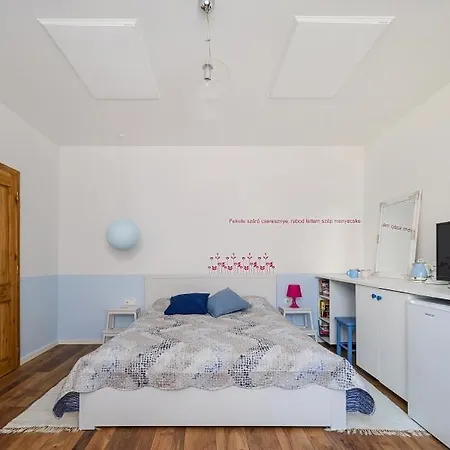 Pipacs Es Tulipan Vendeghaz 게스트하우스