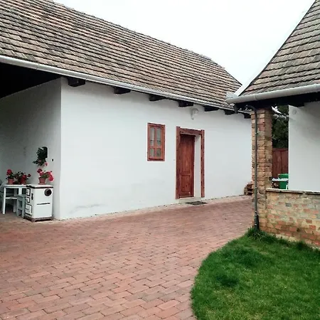 Guest house Pipacs Es Tulipan Vendeghaz Bodony