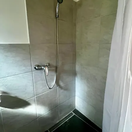 Konukevi Pipacs Es Tulipan Vendeghaz 3*
