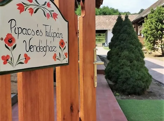 Pipacs Es Tulipan Vendeghaz Bodony